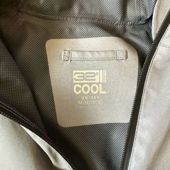 32 Degrees Gray Utility Jacket with Hood and Elastic Cuffs - Picture 2 of 16